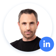 Homme aux cheveux courts sur une photo de profil circulaire, icône LinkedIn.